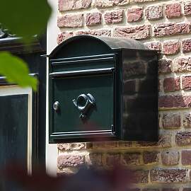 B13 Briefkasten Grün