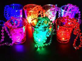 Colexy 7 Stück Schnapsglas zum Umhängen,Bunte
