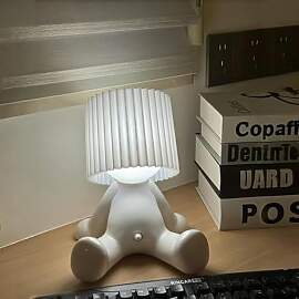 Eine Kreative Lampe des Kleinen Schüchternen
