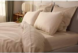 Emma Silken Satin Kopfkissenbezug | Beige | 80x80cm