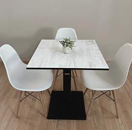 Generico Bistrotisch quadratisch mit Mittelfuß