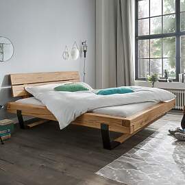 HOMELIV. Balkenbett Monapo Komfort Wildeiche