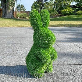 Kunstrasenfigur "Hase" aufrecht stehend