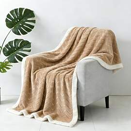 Kuscheldecke Flauschig 150x200 cm –