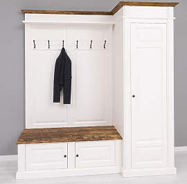 Landhaus Flur Garderobe mit viel Stauraum altweiß