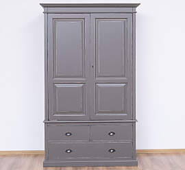 Landhaus-Kleiderschrank im Antiklook - aschbraun