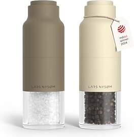 LARS NYSØM Salz und Pfeffermühle Set mit