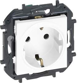 LEGRAND Niloé Step Steckdose, 2P+T, 16 A,