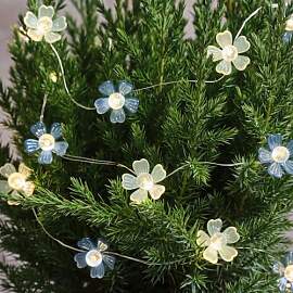 Lights4fun Blumen-Lichterkette mit blauen &