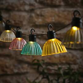 Lights4fun Pastellfarbene Solar-Lichterkette
