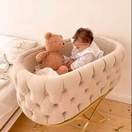 Luxuriöses Metall-Babybett mit Schaukelfunktion