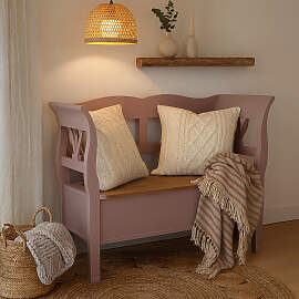 Massive Sitzbank mit Stauraum im Landhausstil