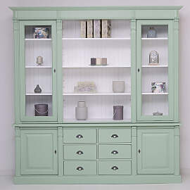 Mintfarbener massiver Wohnzimmerschrank im
