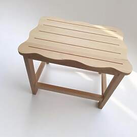 Natürlicher Holz-Trittleiter mit gestreifter