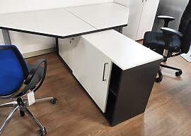 Raumteiler-Schwebetüren-Sideboard Kommode Pendo