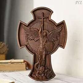 Religiöse Holzfigur des Heiligen Erzengels
