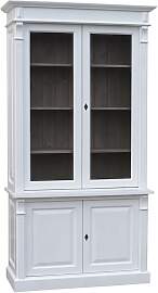 Romantischer Vitrinenschrank in Landhausoptik
