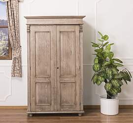 Rustikaler Kleiderschrank Massivholz im