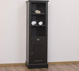 Schwarzer Hochschrank im Landhausstil