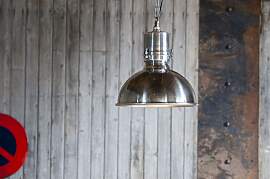 Silberne Pendelleuchte, Industriestil, 33x33x30