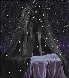 South To East Betthimmel mit fluoreszierenden