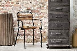 Stuhl Mistral mit Armlehnen Industriedesign