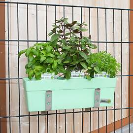 Vario-Fix GREENBAR vor der Fensterbank
