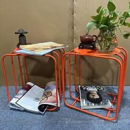 Vintage-Couchtisch aus orangefarbenem Metall, 2