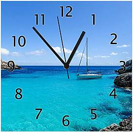 Wallario Design-Wanduhr Segelboot in der Bucht aus 